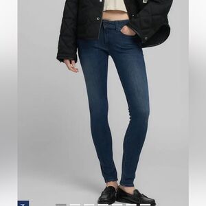 REPLAY  “Luz” stretch, skinny jeans, low rise, never worn .size 30 inseam 34